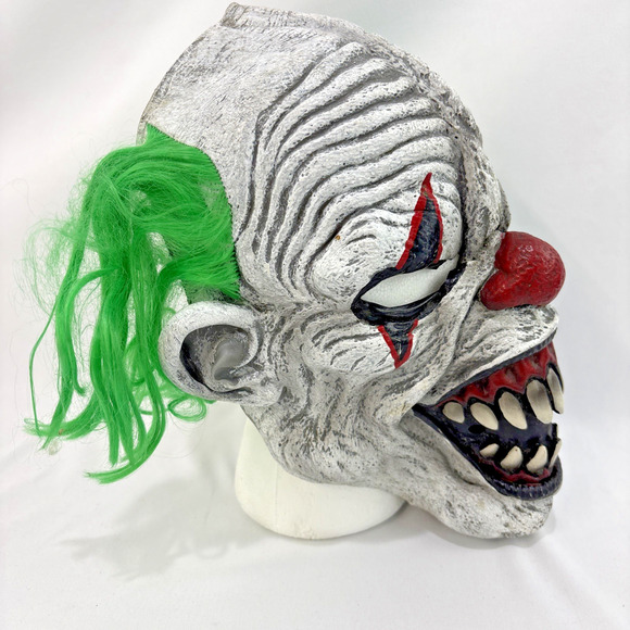 The Last Laugh Scary Laughing Clown Mask with Green Hair Halloween Party Prop - Picture 2 of 5